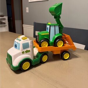 John Deere Lights and Sounds Farmin Friends Hauling Set